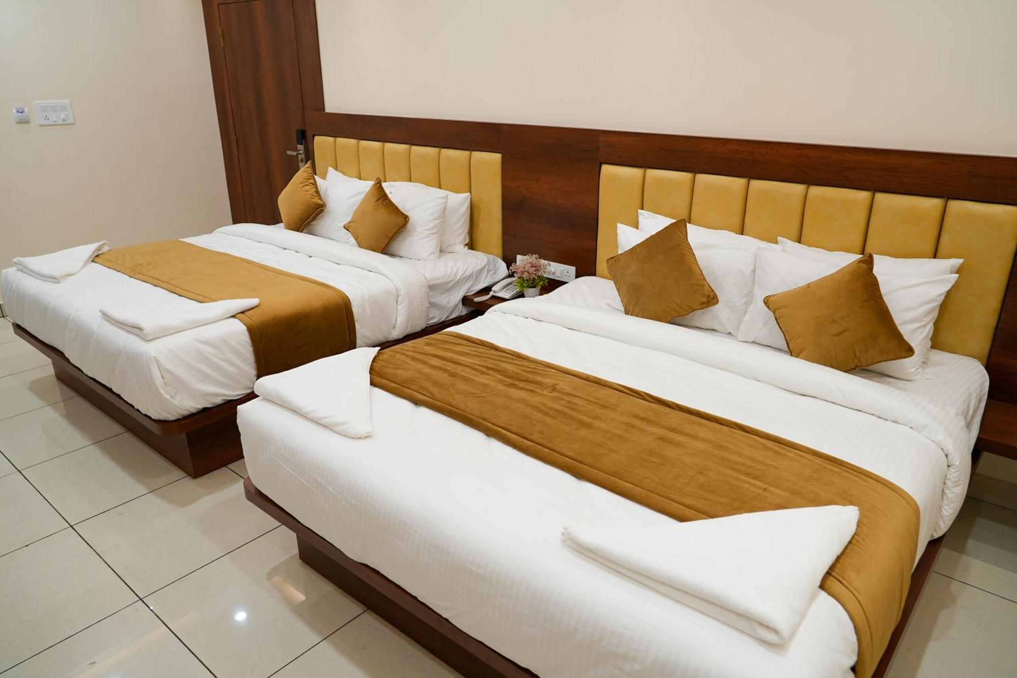 Sri Krishna Inn - Kempegowda Airport Bangalore Devanahalli Exterior photo